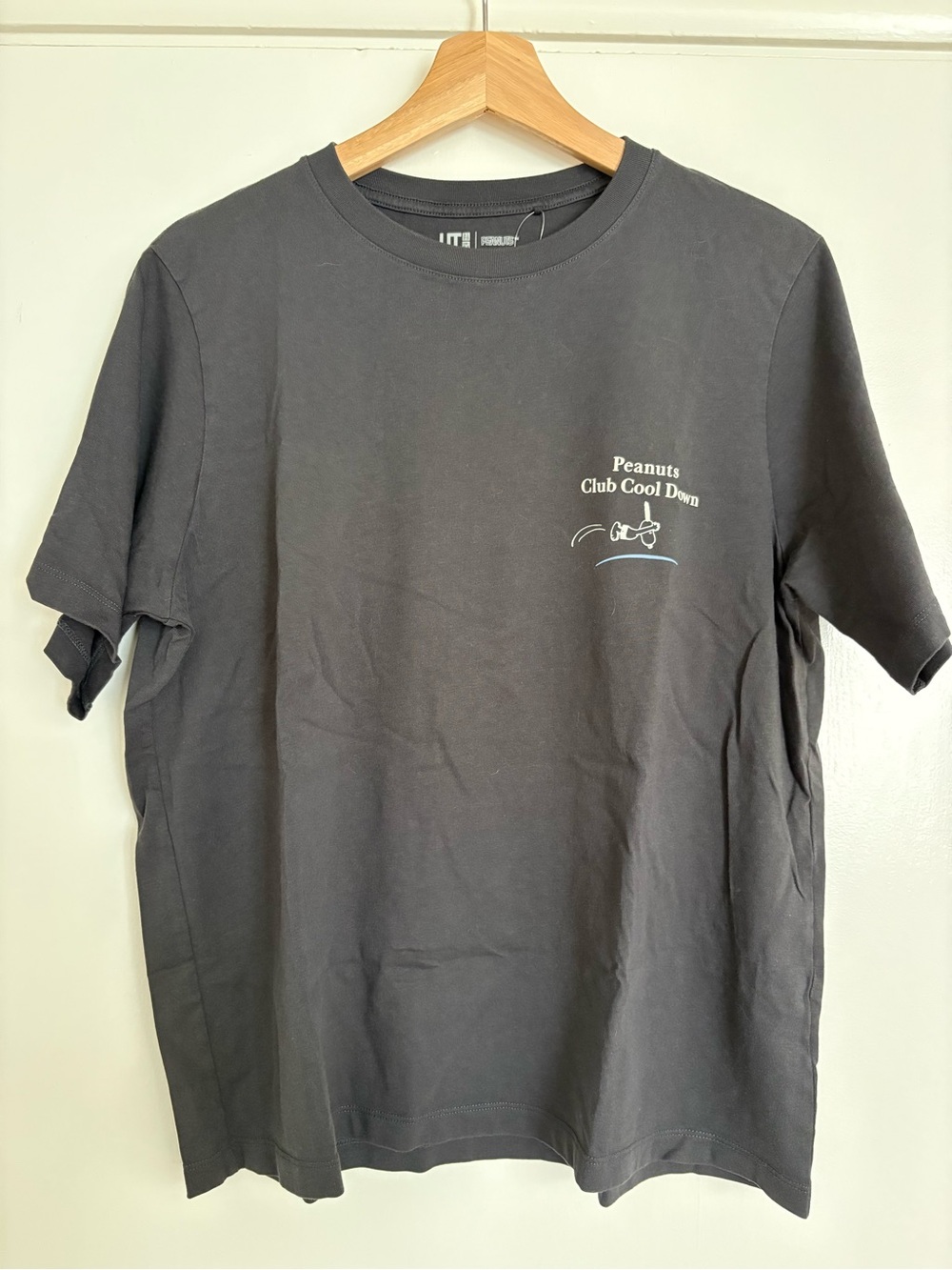 Uniqlo Women’s Grey Snoopy Graphic Tee
